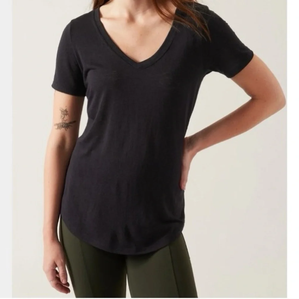 Athleta Tee - Picture 1 of 6